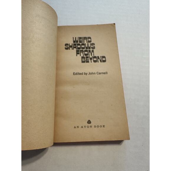 Weird Shadows From Beyond by John Carnell First Avon Printing 1969 Sci Fi - Picture 2 of 10